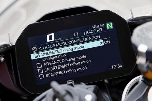 iRace Kit - режим новичка на BMW S1000RR