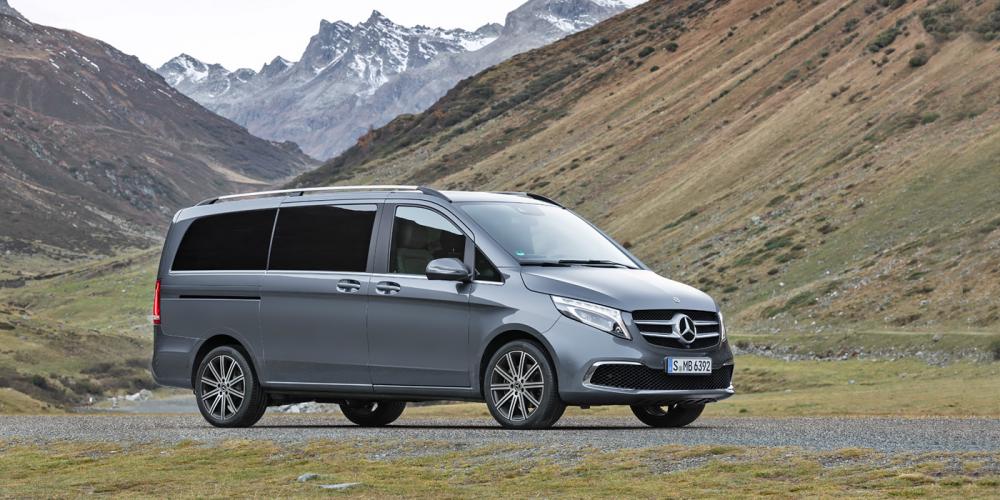 Mercedes-Benz назвал российские цены на обновленный V-Class
