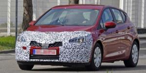 В сеть «слили» фотографии обновленного Opel Astra
