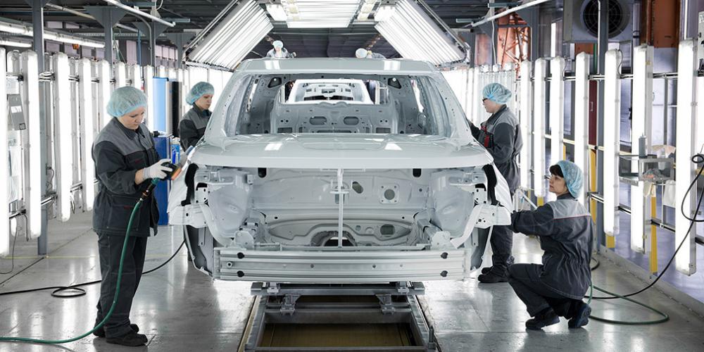 Ford пообещал выплатить уволенным сотрудникам до 12 окладов