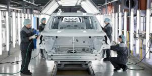 Ford пообещал выплатить уволенным сотрудникам до 12 окладов