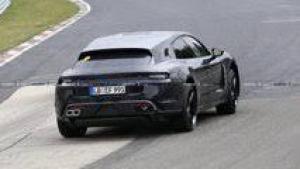 Электрический универсал Porsche Taycan Cross Turismo вышел на тесты