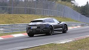 Электрический универсал Porsche Taycan Cross Turismo вышел на тесты
