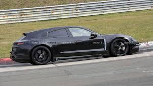 Электрический универсал Porsche Taycan Cross Turismo вышел на тесты