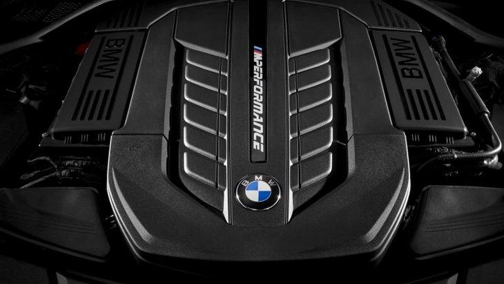 BMW продолжит выпускать автомобили с мотором V12