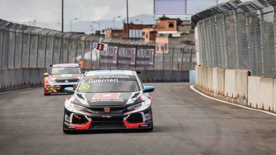 Эстебан Геррьери стартует с поула в первой гонке нового сезона WTCR