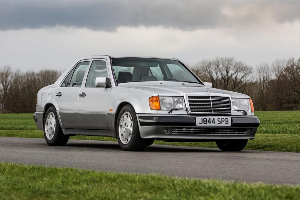 Роуэн Аткинсон выставил на аукцион свой Mercedes-Benz 500 E