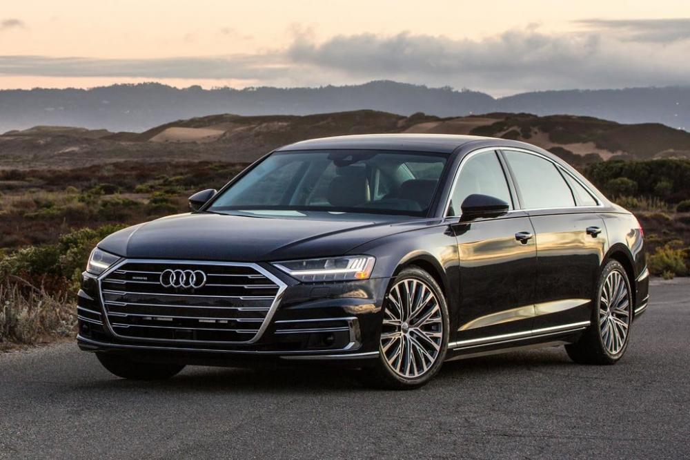 Audi вывела на российский рынок самую дешевую версию седана A8 (дизельную)