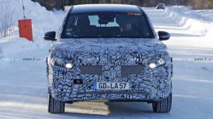 Mercedes-Benz вывел на тесты электрический кроссовер