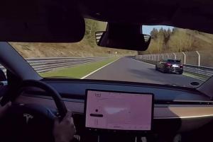 Видео: самая быстрая Tesla Model 3 мчит по Нюрбургрингу