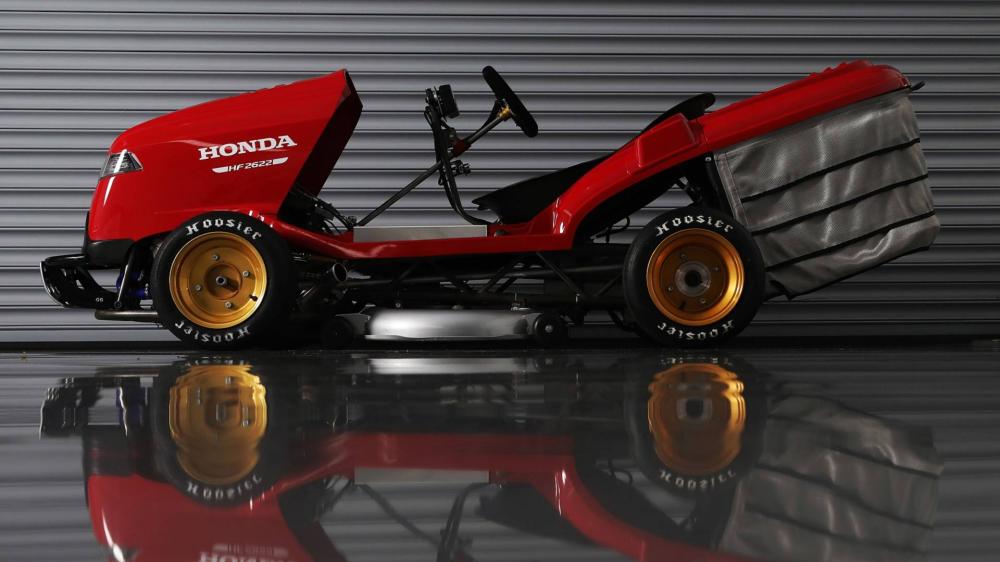 Видео: Honda показала новую версию быстрейшей в мире газонокосилки