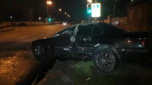 Два BMW столкнулись после езды на красный в Алматы