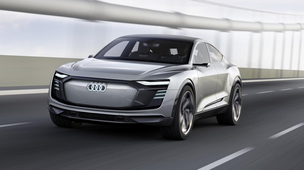Audi сокращает производство электрокара e-tron