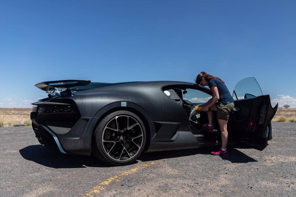 В Bugatti рассказали об экстремальных испытаниях гиперкара Divo