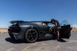 В Bugatti рассказали об экстремальных испытаниях гиперкара Divo