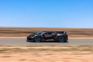 В Bugatti рассказали об экстремальных испытаниях гиперкара Divo