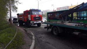 Автомобиль перевернулся от столкновения в Алматы