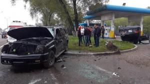 Автомобиль перевернулся от столкновения в Алматы
