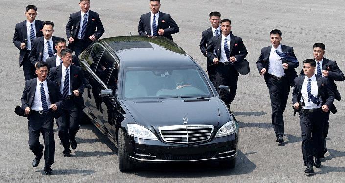 В Daimler AG удивились наличию Мерседесов и Майбахов у Ким Чен Ына
