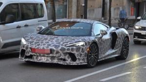 Новые шпионские снимки будущего уникального Grand Tourer от McLaren