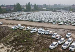 Автокладбище, где ржавеют сотни электромобилей