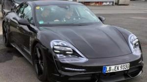 Porsche Taycan попалась фотошпионам в серийном кузове