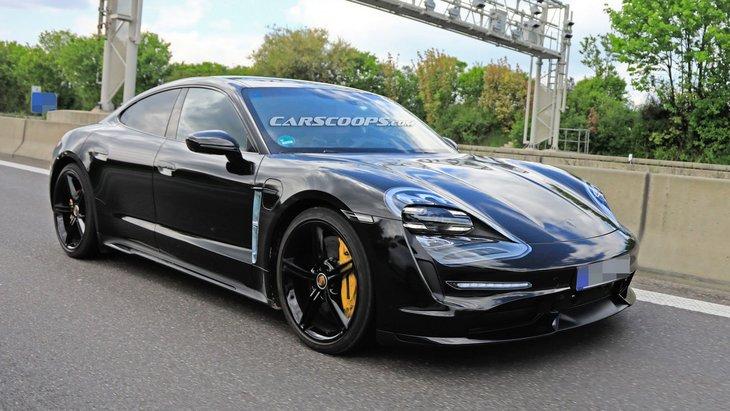 Новый электрический Porsche Taycan сняли почти без камуфляжа