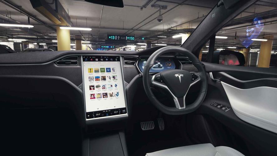Главный дизайнер Jaguar раскритиковал моду на сенсорные экраны в машинах