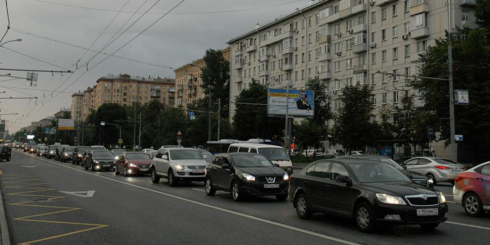 Власти Москвы попросили водителей пересесть на метро из-за непогоды