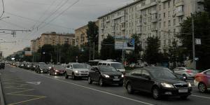 Власти Москвы попросили водителей пересесть на метро из-за непогоды