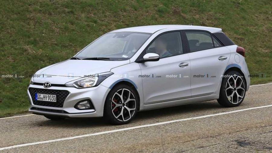 Фотошпионы впервые сняли прототип Hyundai i20 N