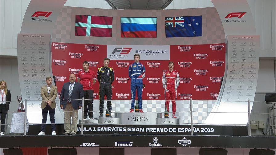 Роберт Шварцман выиграл первую гонку Ф3 в Барселоне