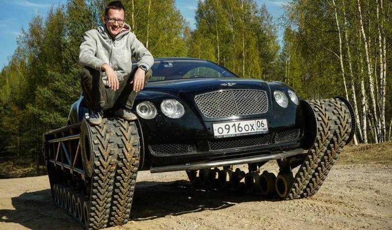 Российские умельцы поставили Bentley на огромные гусеницы