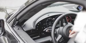 Первый электрический Porsche получит четыре цифровых дисплея