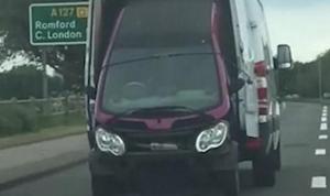 Рискованная перевозка легковушки в Mercedes Sprinter