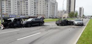 В Могилеве Audi вылетела на встречку и протаранила три автомобиля