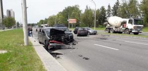 В Могилеве Audi вылетела на встречку и протаранила три автомобиля