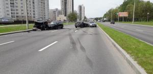 В Могилеве Audi вылетела на встречку и протаранила три автомобиля