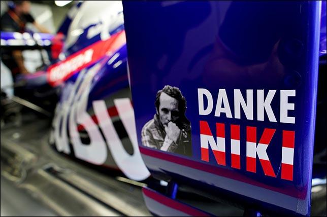 На машина Toro Rosso появится фотография Лауды