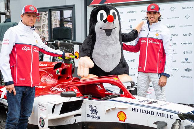 Герой мультсериала «Крот» стал партнёром Alfa Romeo Racing