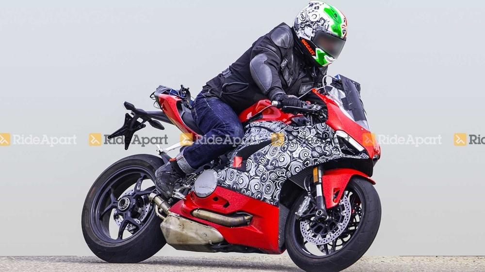 Шпионские фотографии спортбайка Ducati Panigale 959