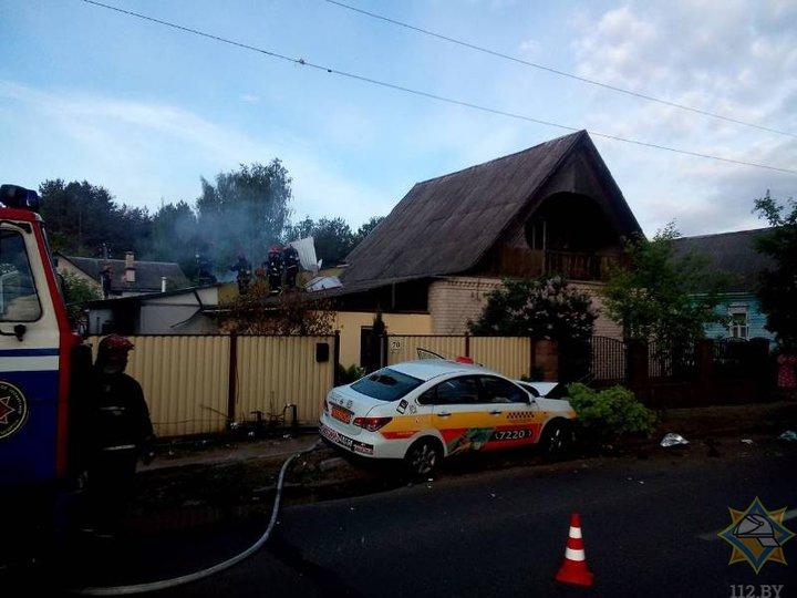 В Витебске такси врезалось в опору ЛЭП