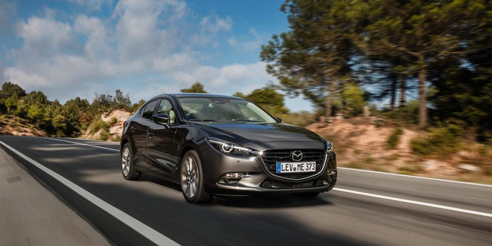 Mazda отправит на сервис более 1,5 тысячи автомобилей в России