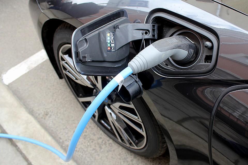Через семь лет электромобили станут дешевле обычных автомобилей