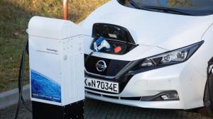 Nissan собирается восстанавливать батареи Leaf