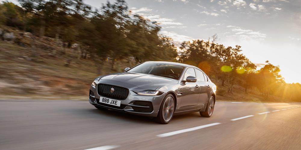 Jaguar назвал российские цены на обновленный седан XE