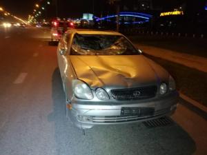 Водитель Lexus сбил двух пешеходов в Алматы