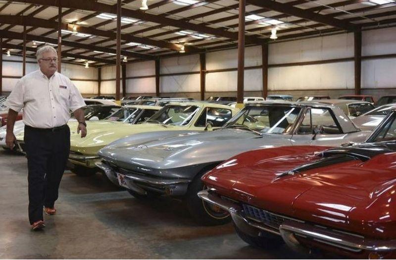 Американец собрал огромную коллекцию из 900 авто самых разных марок, стилей, форм и цветов