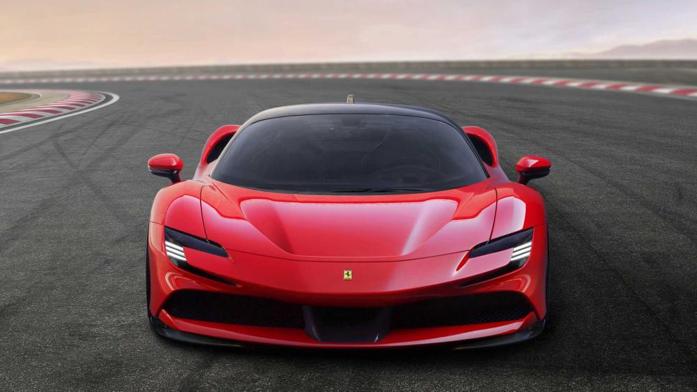 Новейший гиперкар Ferrari SF90 уже критикуют