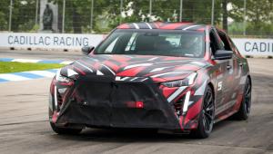 Cadillac похвастал седанами V-серии на Гран-при Детройта